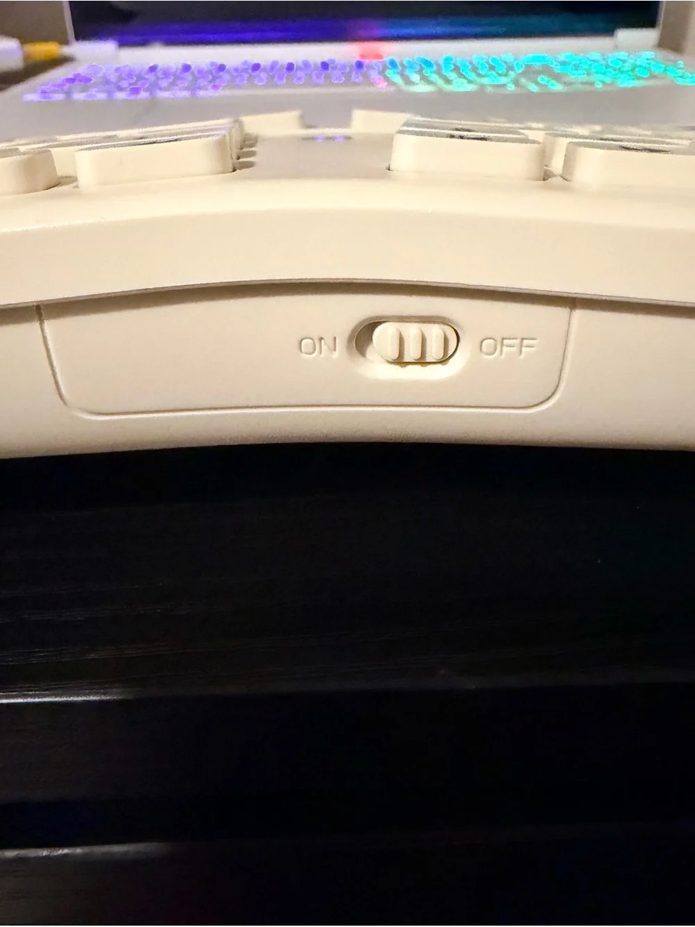 Wireless Ergonomic Keyboard and Mouse Set in Cream